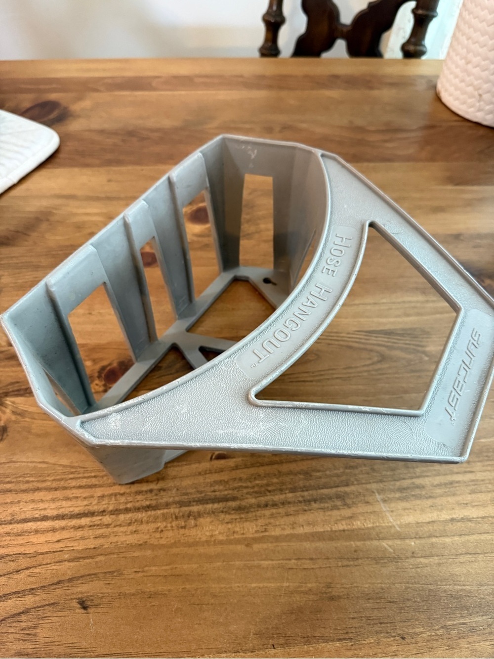 SUNCAST Wall-Mount Hose Holder - Gray